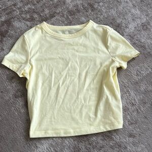 Yellow short sleeve t shirt